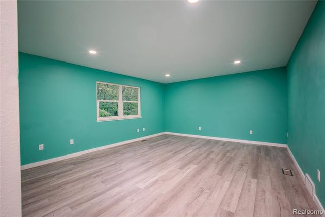 4277 Tux Lane, Milford, MI 48380