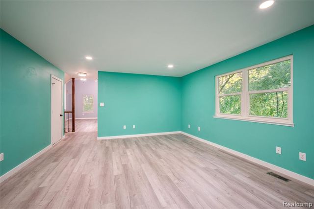 4277 Tux Lane, Milford, MI 48380