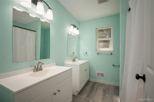 4277 Tux Lane, Milford, MI 48380