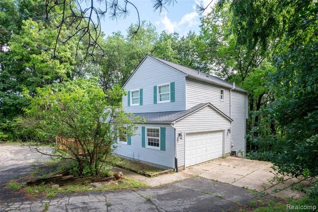 4277 Tux Lane, Milford, MI 48380