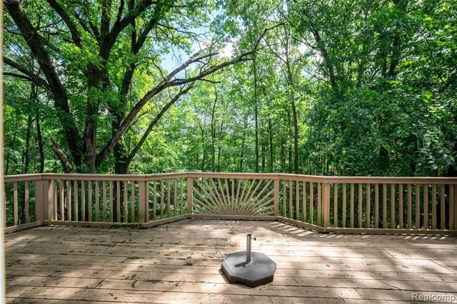 4277 Tux Lane, Milford, MI 48380