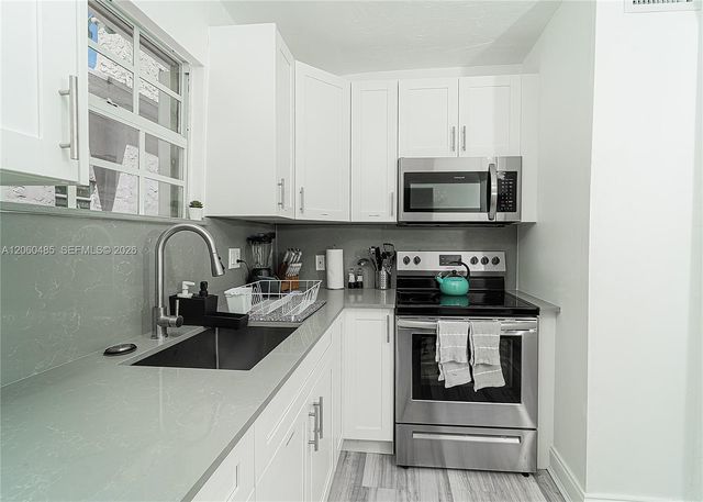 626 NE 4th Ct, Hallandale Beach, FL 33009