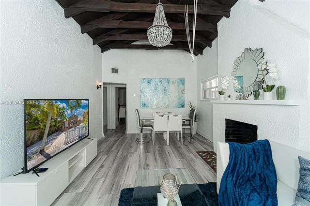 626 NE 4th Ct, Hallandale Beach, FL 33009