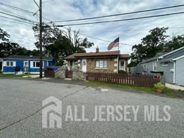 216 Hillcrest Avenue, Old Bridge, NJ 08879