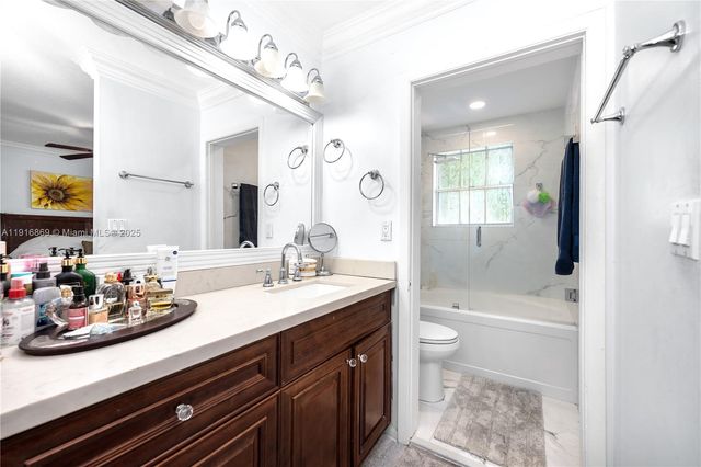 9985 SW 118th Pl, Miami, FL 33186