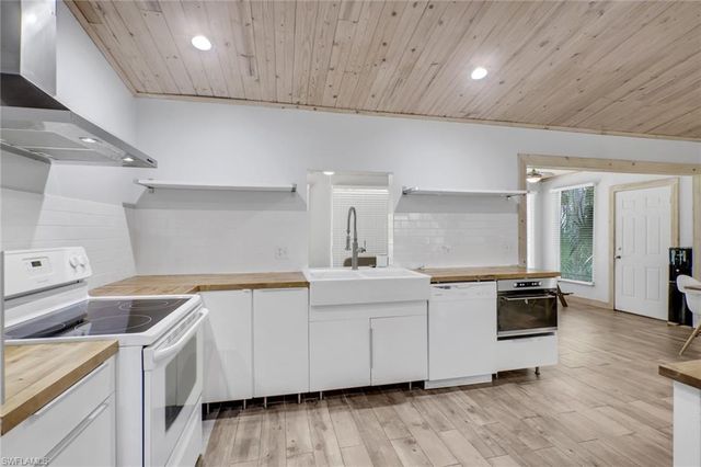 4974 Hawthorn Woods WAY, Naples, FL 34116