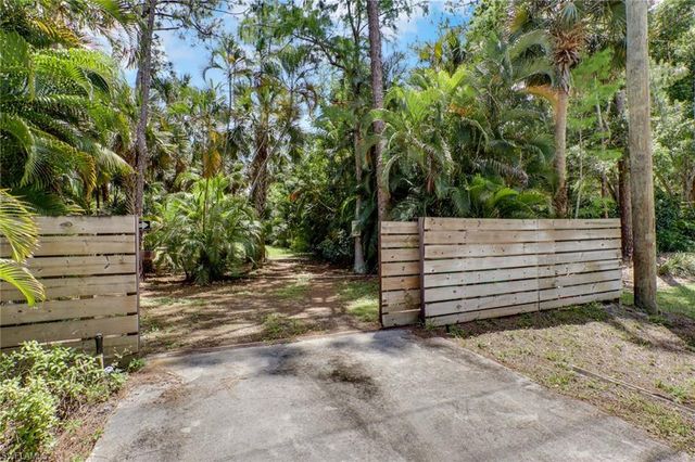 4974 Hawthorn Woods WAY, Naples, FL 34116