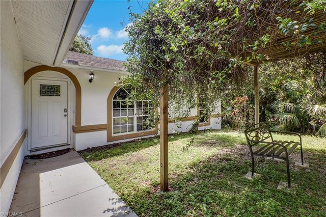 4974 Hawthorn Woods WAY, Naples, FL 34116