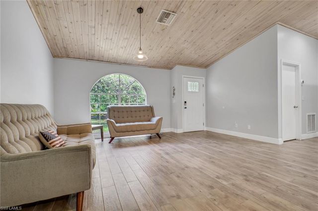 4974 Hawthorn Woods WAY, Naples, FL 34116