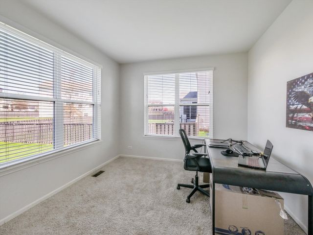 32 Catamaran Circle, Pingree Grove, IL 60140