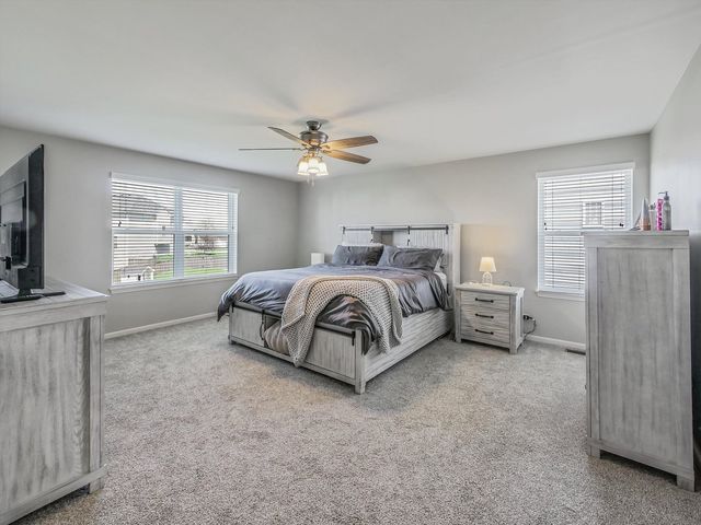 32 Catamaran Circle, Pingree Grove, IL 60140