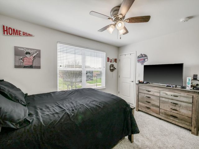 32 Catamaran Circle, Pingree Grove, IL 60140