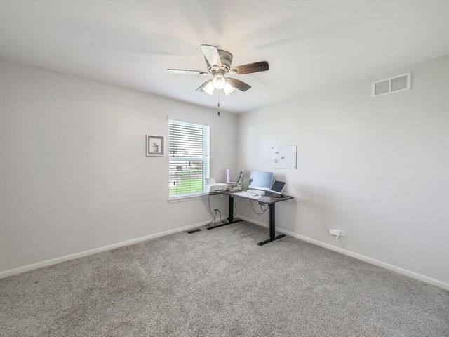 32 Catamaran Circle, Pingree Grove, IL 60140