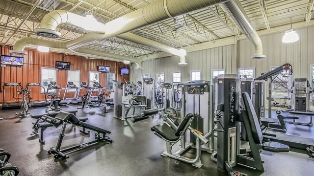 32 Catamaran Circle, Pingree Grove, IL 60140