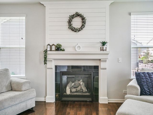 32 Catamaran Circle, Pingree Grove, IL 60140