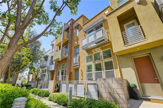 612 E Jeanette Lane, Santa Ana, CA 92705