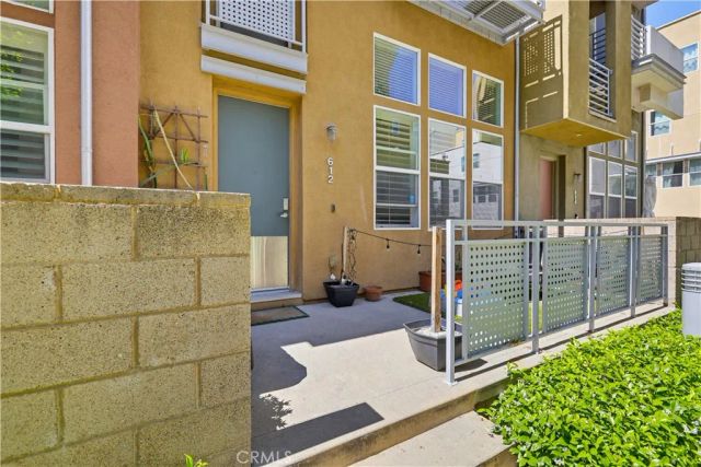 612 E Jeanette Lane, Santa Ana, CA 92705