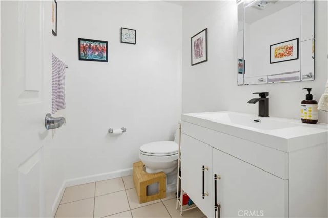 612 E Jeanette Lane, Santa Ana, CA 92705