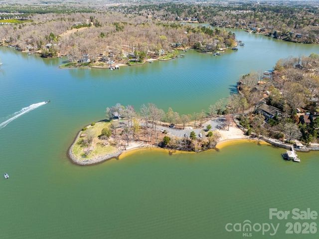 5041 Duval Circle, Tega Cay, SC 29708