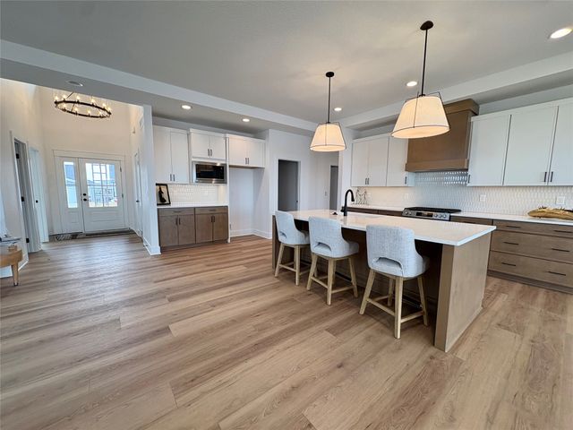 1355 NW Yorktown Drive, Waukee, IA 50263