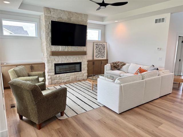 1355 NW Yorktown Drive, Waukee, IA 50263