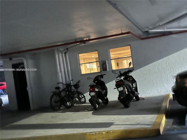 210 SW 11th St 609, Miami, FL 33130