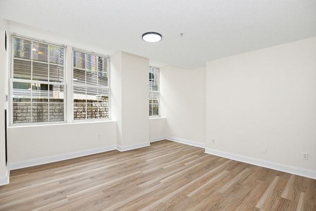 200 Market St 3002, Lowell, MA 01852