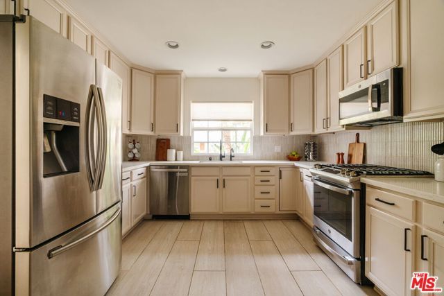 13230 Hesby Street, Los Angeles, CA 91423
