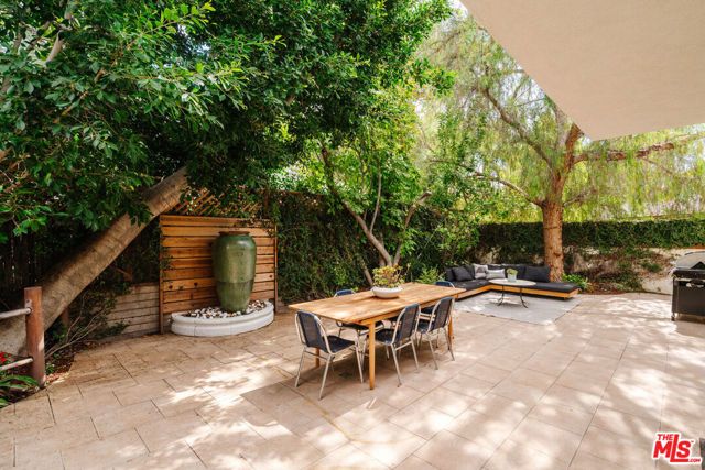 13230 Hesby Street, Los Angeles, CA 91423