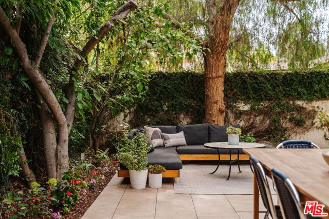 13230 Hesby Street, Los Angeles, CA 91423