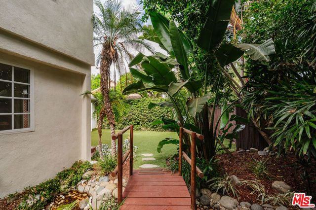 13230 Hesby Street, Los Angeles, CA 91423