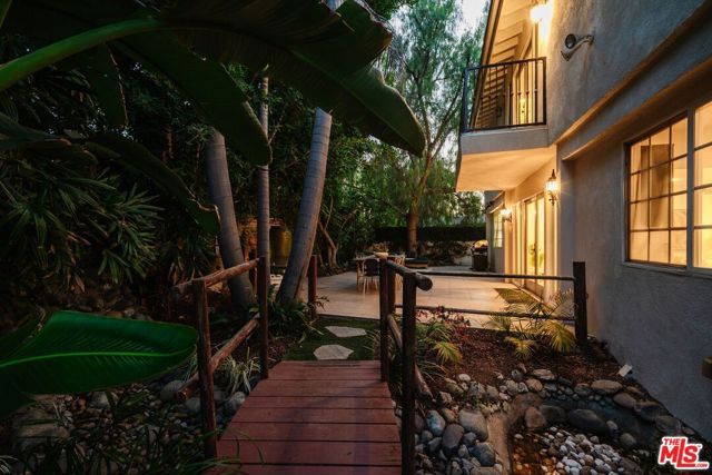 13230 Hesby Street, Los Angeles, CA 91423