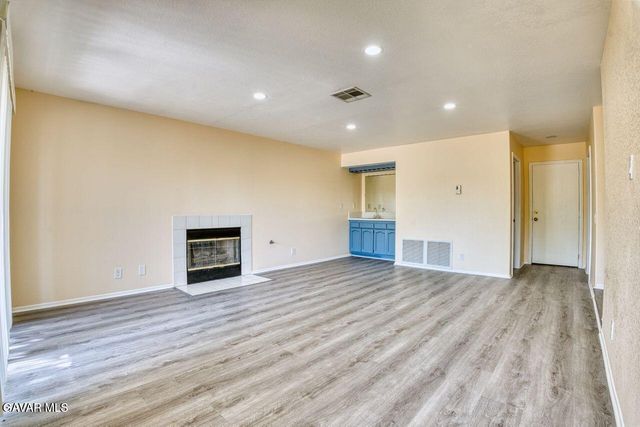 43954 Blue Sky Court, Lancaster, CA 93536