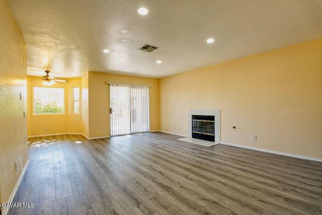 43954 Blue Sky Court, Lancaster, CA 93536