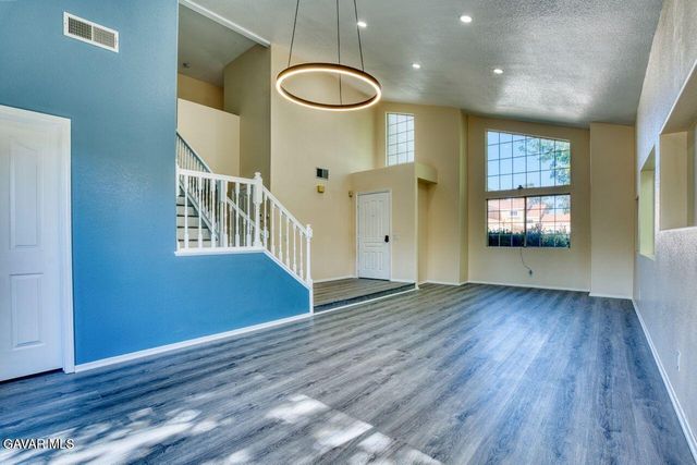 43954 Blue Sky Court, Lancaster, CA 93536