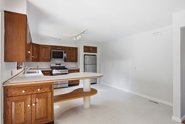106 Bolton Rd, Harvard, MA 01451