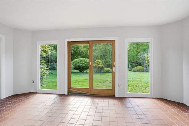 106 Bolton Rd, Harvard, MA 01451