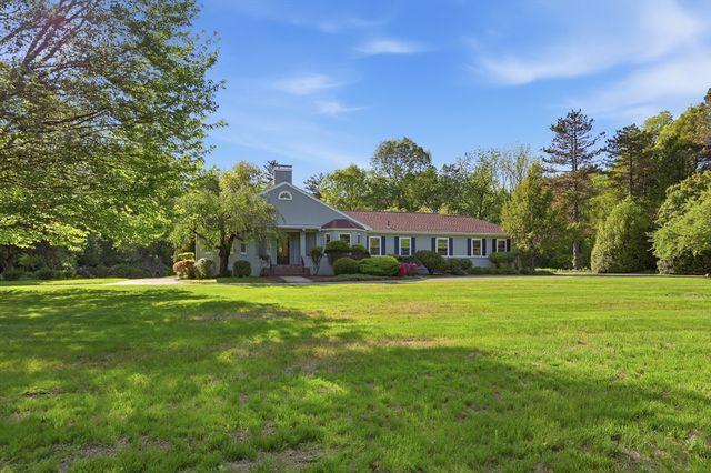 106 Bolton Rd, Harvard, MA 01451