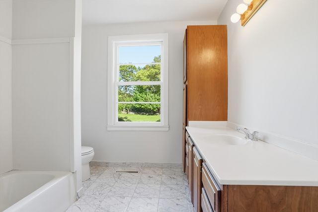 106 Bolton Rd, Harvard, MA 01451