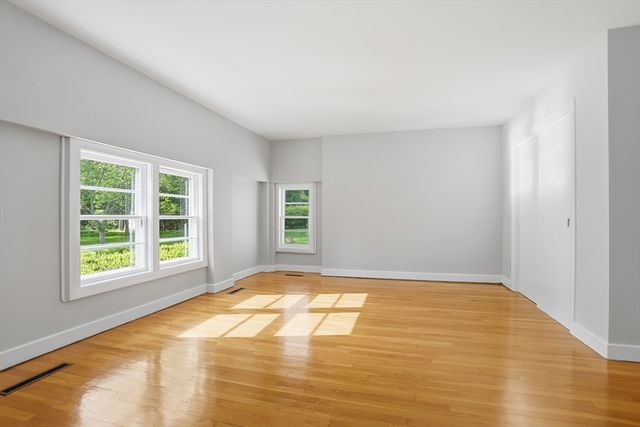 106 Bolton Rd, Harvard, MA 01451