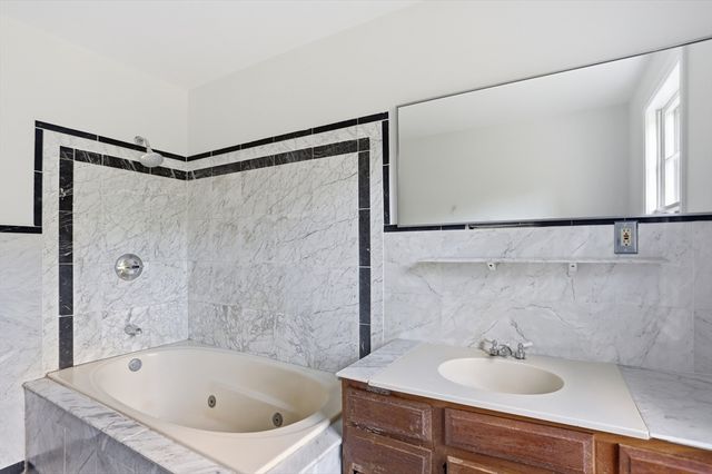 106 Bolton Rd, Harvard, MA 01451