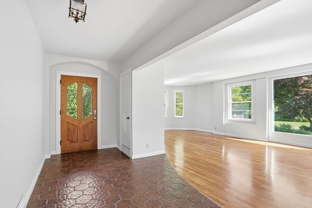 106 Bolton Rd, Harvard, MA 01451