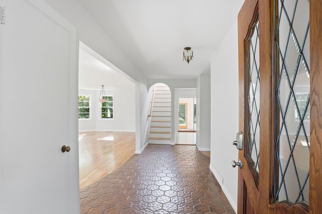106 Bolton Rd, Harvard, MA 01451