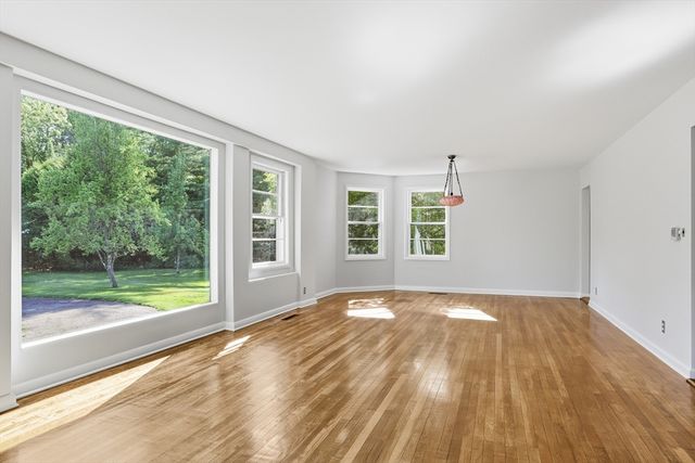 106 Bolton Rd, Harvard, MA 01451