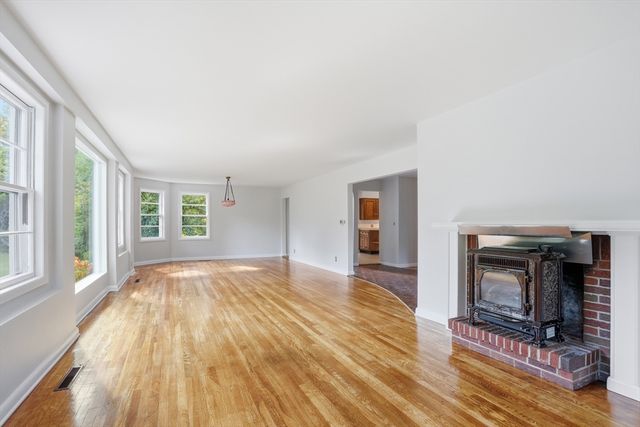 106 Bolton Rd, Harvard, MA 01451