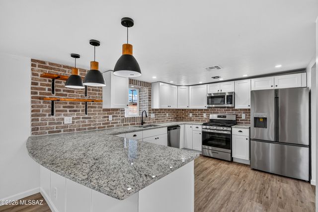 436 E Seneca Street, Tucson, AZ 85705