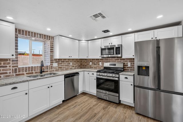 436 E Seneca Street, Tucson, AZ 85705