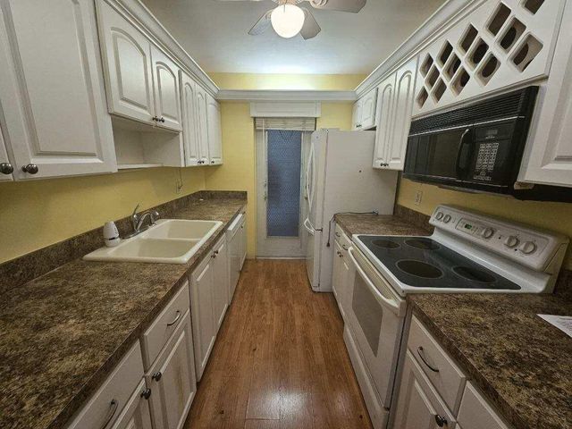 3401 Spanish Trail 152, Delray Beach, FL 33483