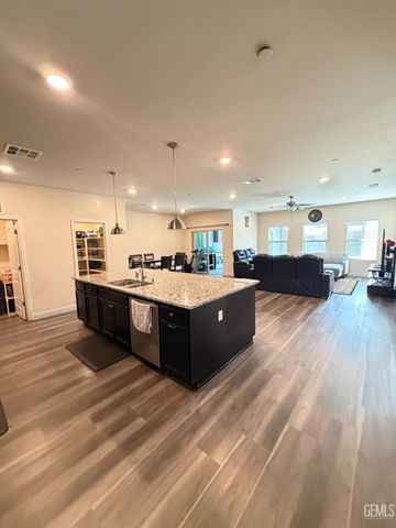 6003 Glen Rose Avenue, Bakersfield, CA 93313