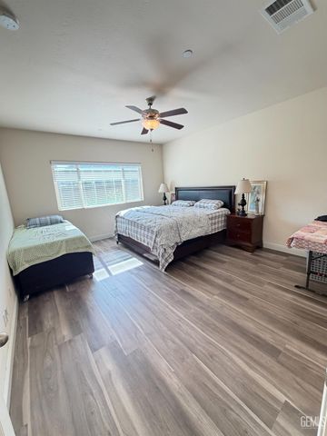 6003 Glen Rose Avenue, Bakersfield, CA 93313